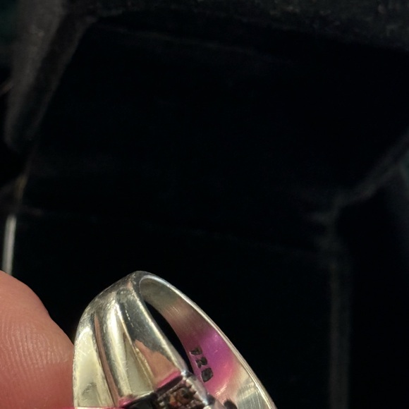 Sterling Silver Onyx & Marcasite Ring - Picture 15 of 16